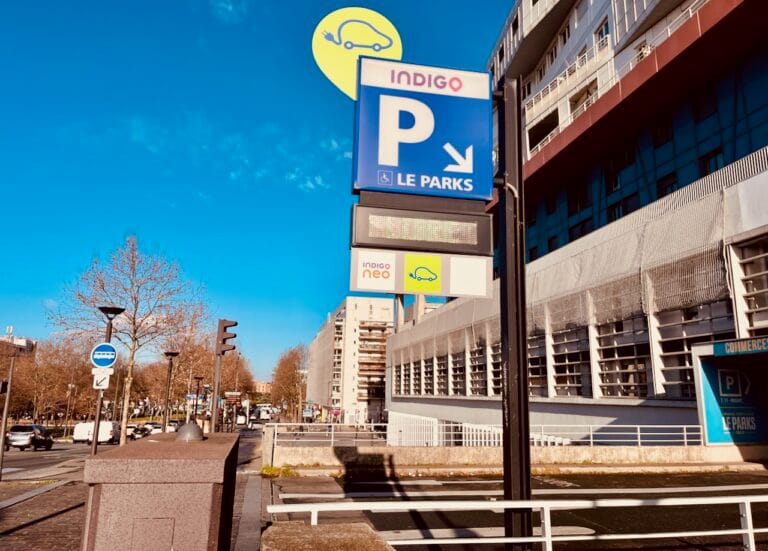 Parking Near Adidas Arena Paris: What You Need to Know 8 Panneau parking Indigo Le Parks Macdonald avec borne recharge électrique boulevard Macdonald Paris 19, proche Adidas Arena